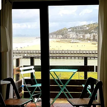 De Charme Vue Apartment *
